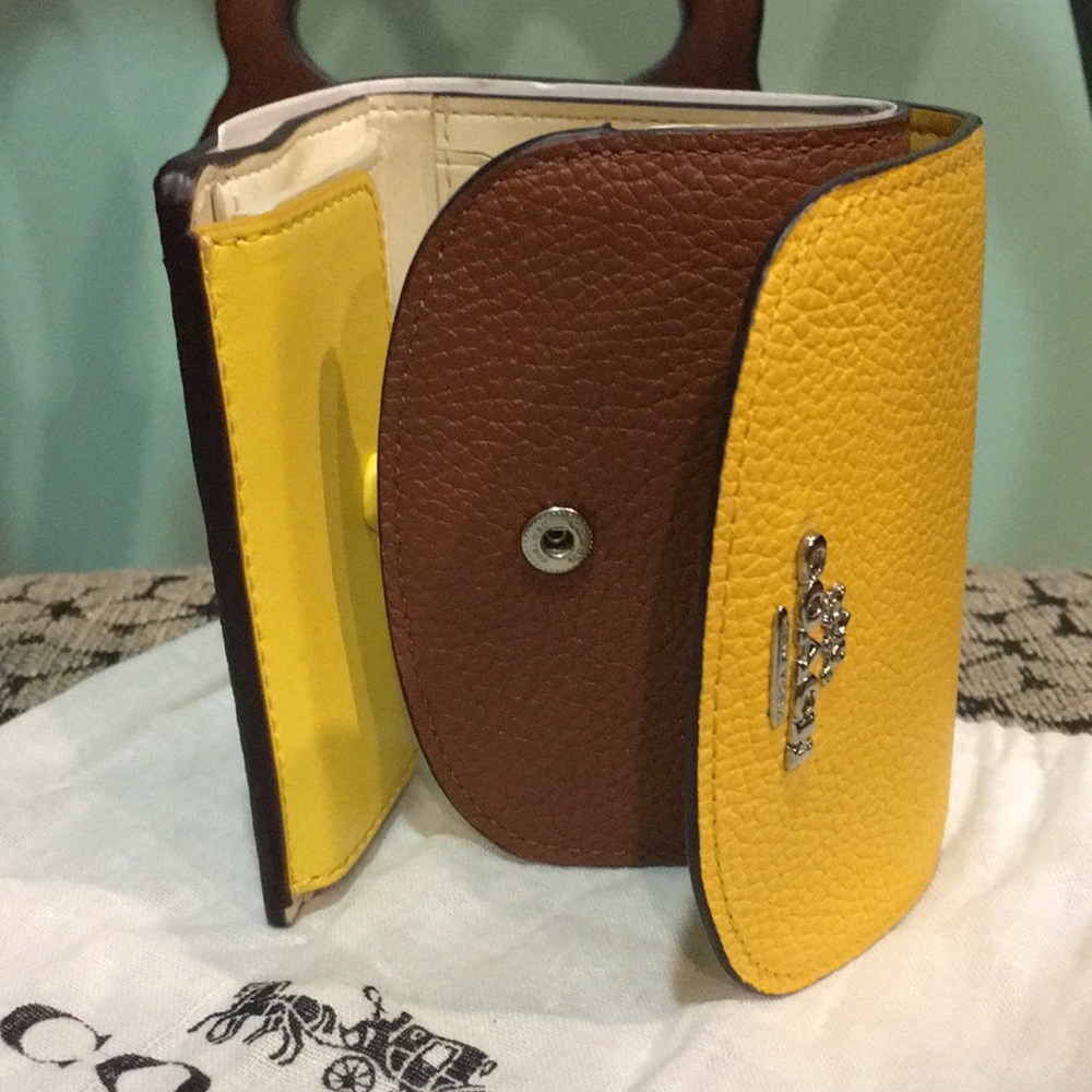 NWT Coach leather women’s wallet - Picture 3 of 6